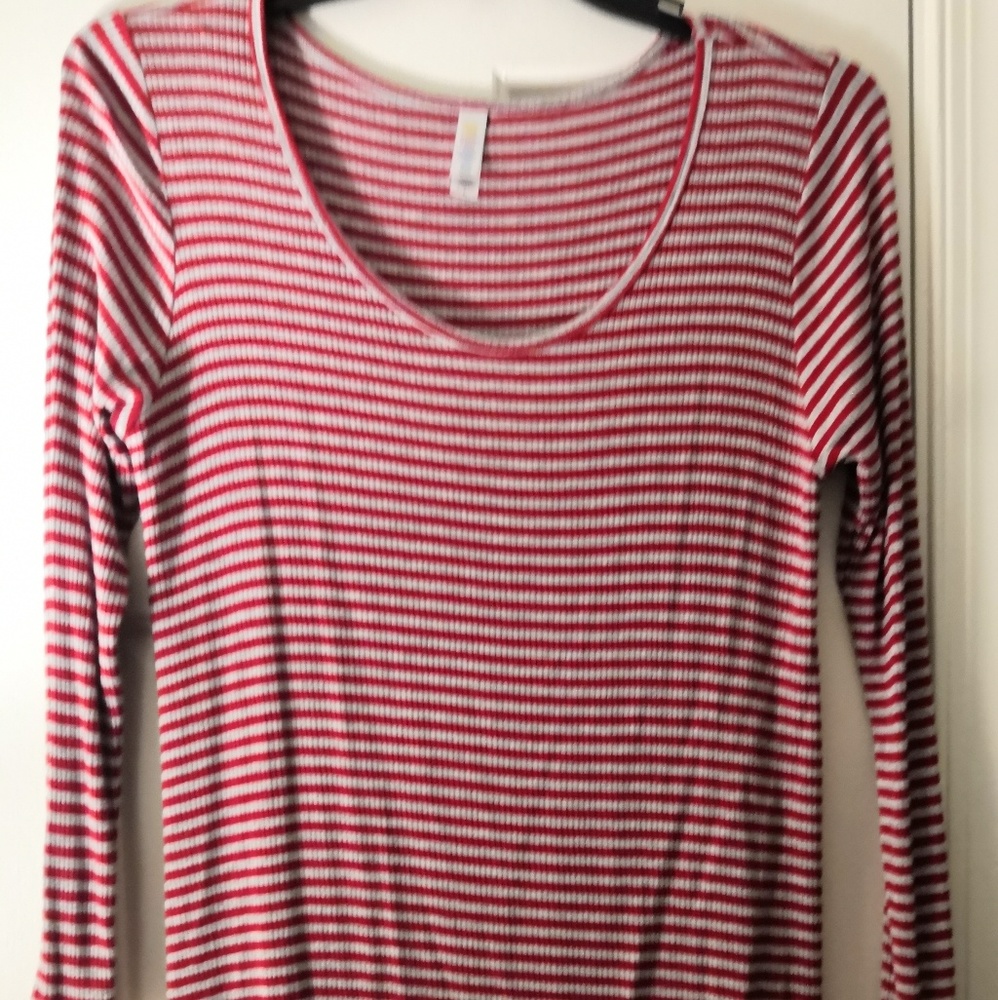 LuLaRoe L Lynnae Tunic Top Ribbed Red Stripe
